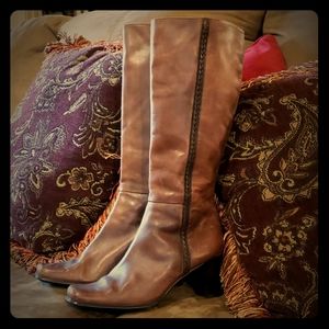 Great knee high leather Boots